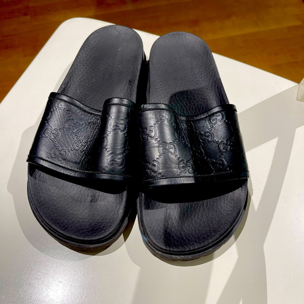 Gucci Slides size 8 black leather
